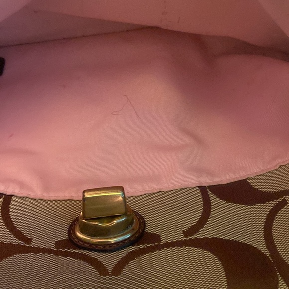 Coach Classic - Picture 4 of 11